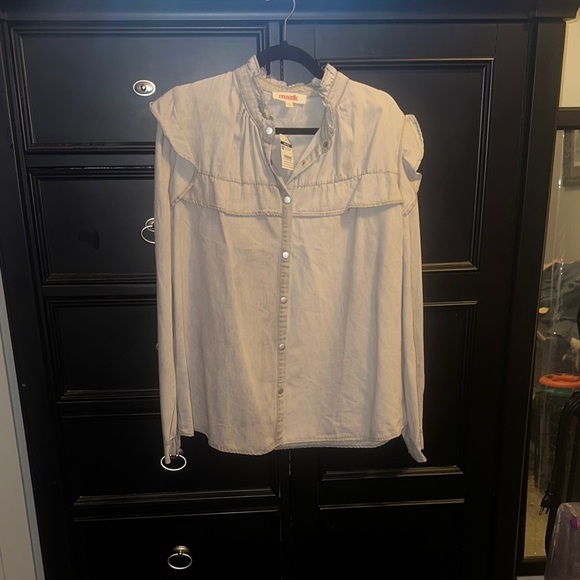 Mazik Lg Gray Ruffle Button-Down Shirt - Picture 1 of 4
